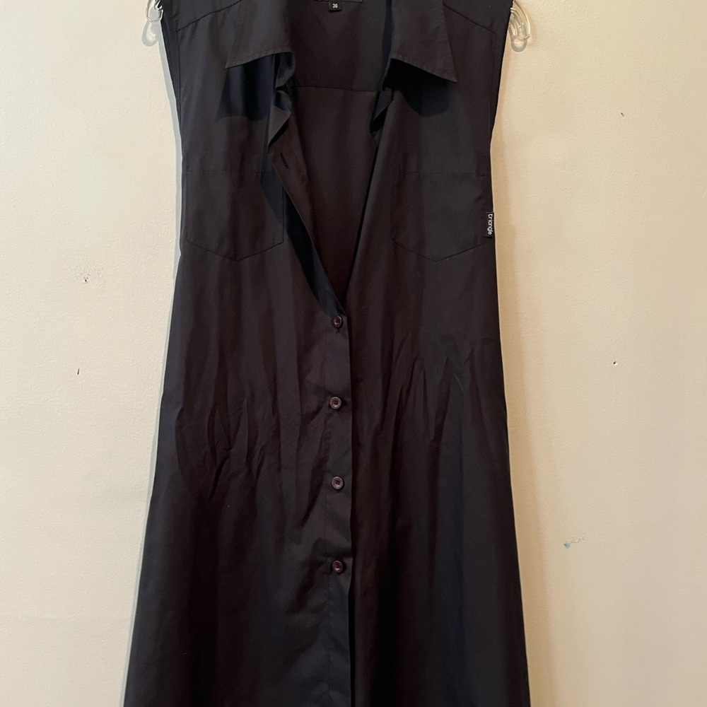 Triangle Corp over shirt. Bought in Switzerland. Size 36. Fits like a M. EUC